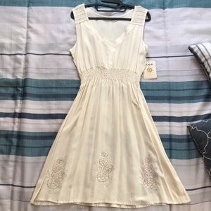 NWT RAYA SUN Dress • Size L • Beautiful Cream & Gold Detail